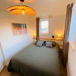 A 2 Pas De La Mer, 2 Bedrooms, Sea View, Parking Houlgate