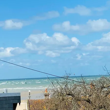 Apartment A 2 Pas De La Mer, 2 Bedrooms, Sea View, Parking