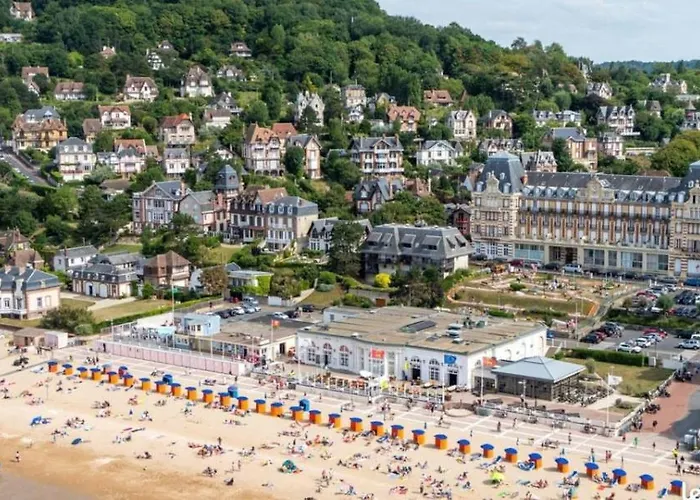 A 2 Pas De La Mer, 2 Bedrooms, Sea View, Parking Apartment *