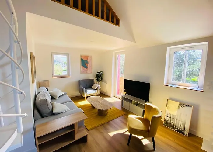 Apartment A 2 Pas De La Mer, 2 Bedrooms, Sea View, Parking Houlgate