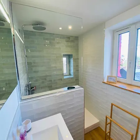 A 2 Pas De La Mer, 2 Bedrooms, Sea View, Parking Houlgate