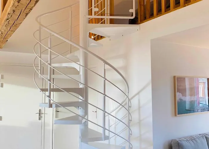 A 2 Pas De La Mer, 2 Bedrooms, Sea View, Parking Houlgate