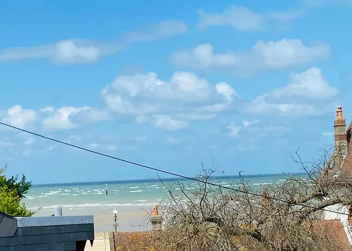 Apartament A 2 Pas De La Mer, 2 Bedrooms, Sea View, Parking